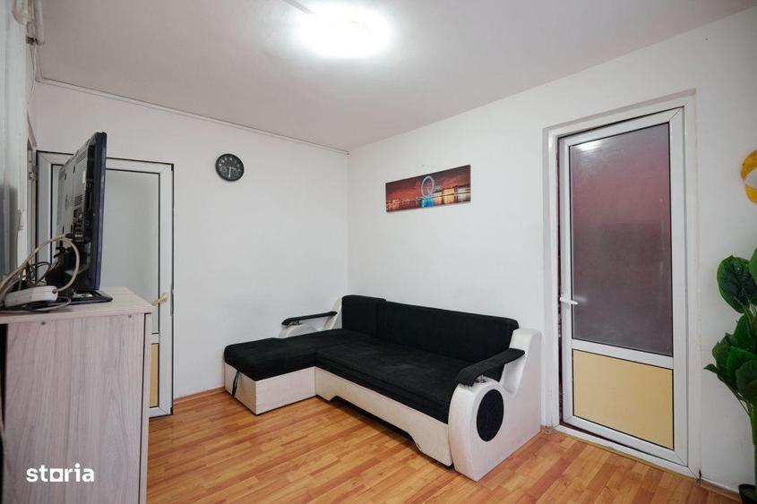 Apartament cu 3 camere semidecomandat în Trivale