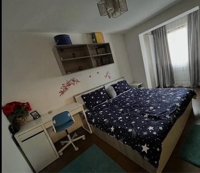 Apartament cu 3 camere decomandat în Central