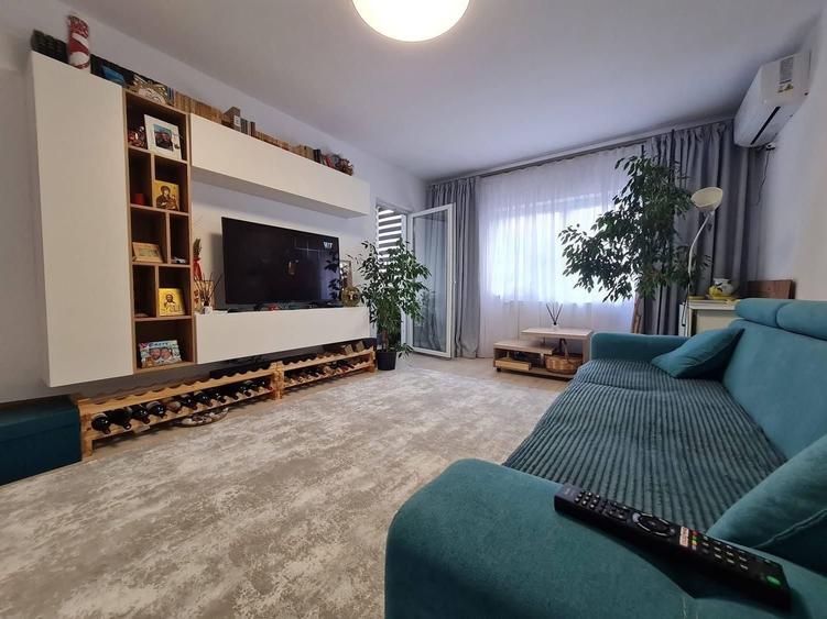 Apartament cu 3 camere decomandat în Drumul Carului