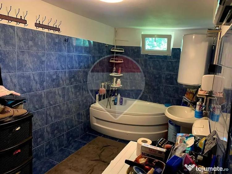 Casă cu 3 camere cu Teren 1043 Mp în Dochia