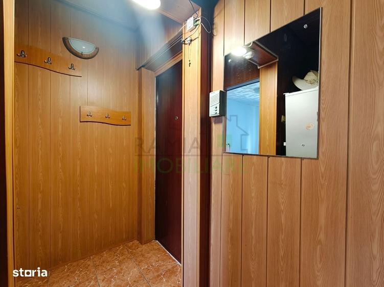 Apartament cu 3 camere în Florilor