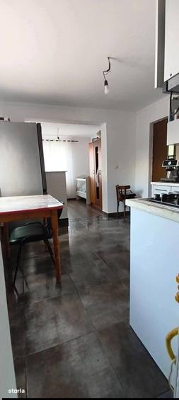 Casă cu 4 camere cu Teren 375 Mp în Central