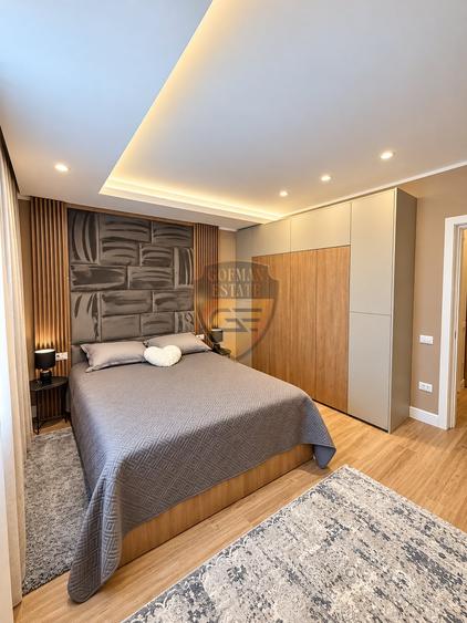 Apartament cu 3 camere decomandat, mobilat în Palazu Mare