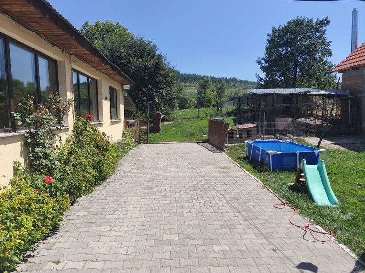 Casă cu 3 camere în Araci