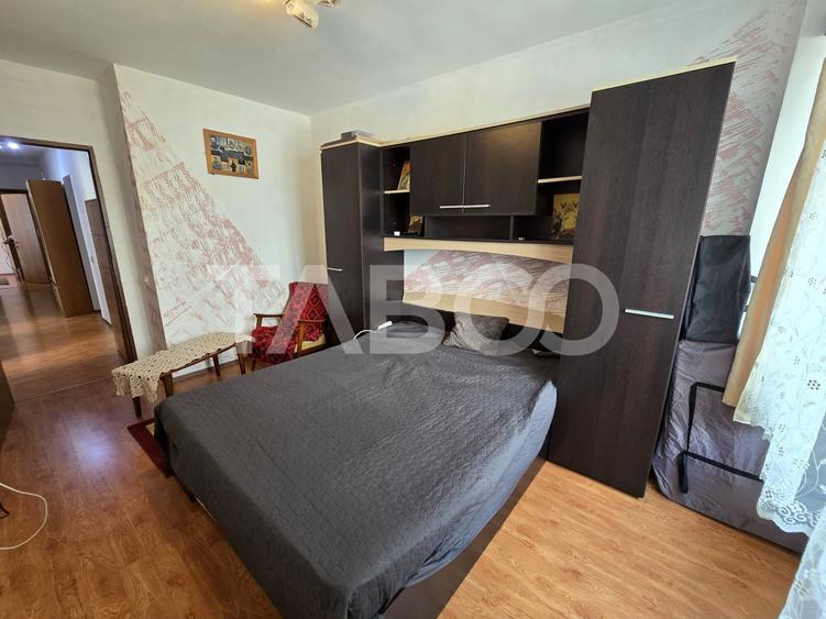Apartament cu 3 camere decomandat, mobilat în Terezian