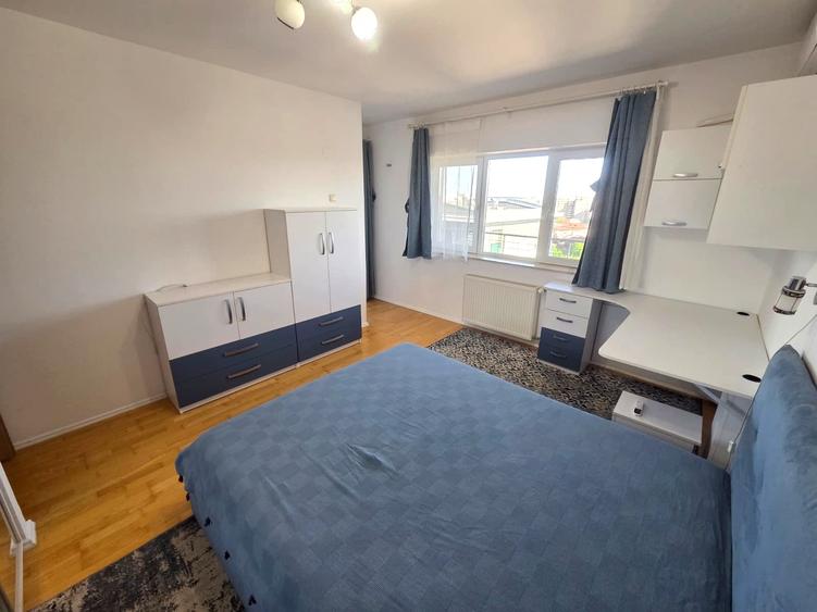 Apartament cu 3 camere decomandat, mobilat în Tei