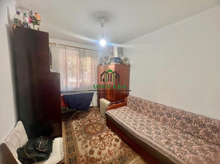 Apartament cu 3 camere semidecomandat în Căzănești (Râmnicu Vâlcea)