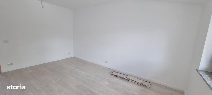 Casă cu 4 camere cu Teren 200 Mp în Central