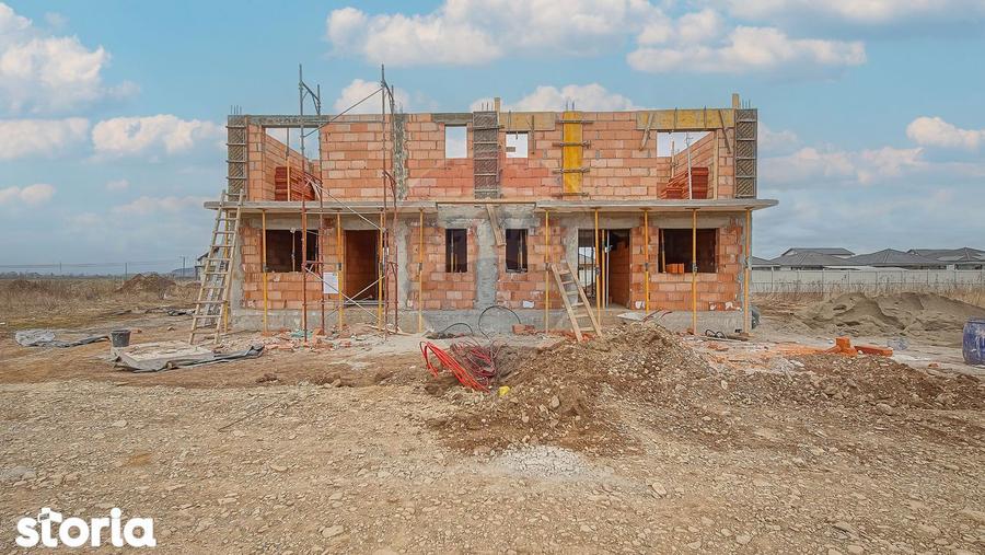 Casă cu 4 camere cu Teren 300 Mp în Central
