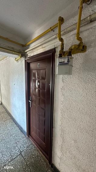 Bucuresti - Liniei, Garsoniera 27 mp - etaj 2 - 5