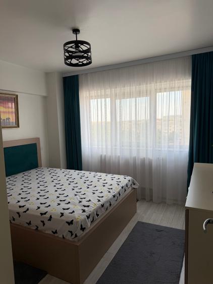 Apartament cu 3 camere decomandat în Exterior Vest