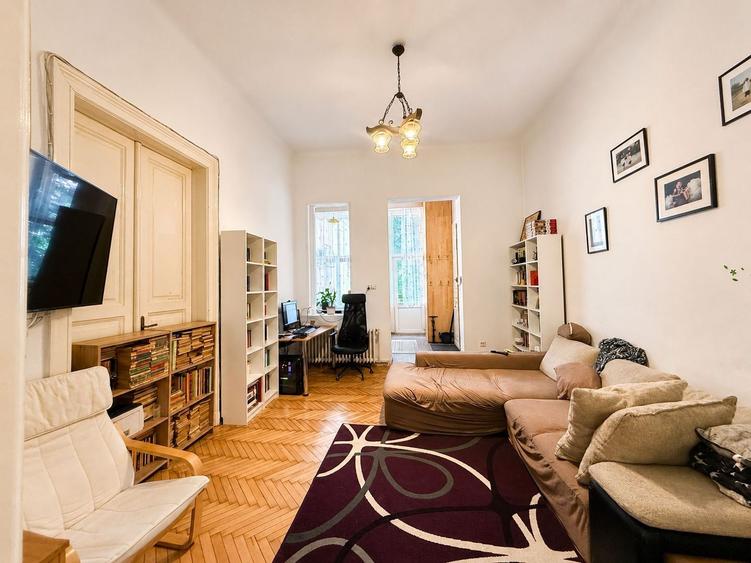 Apartament cu 4 camere circular, mobilat în Central
