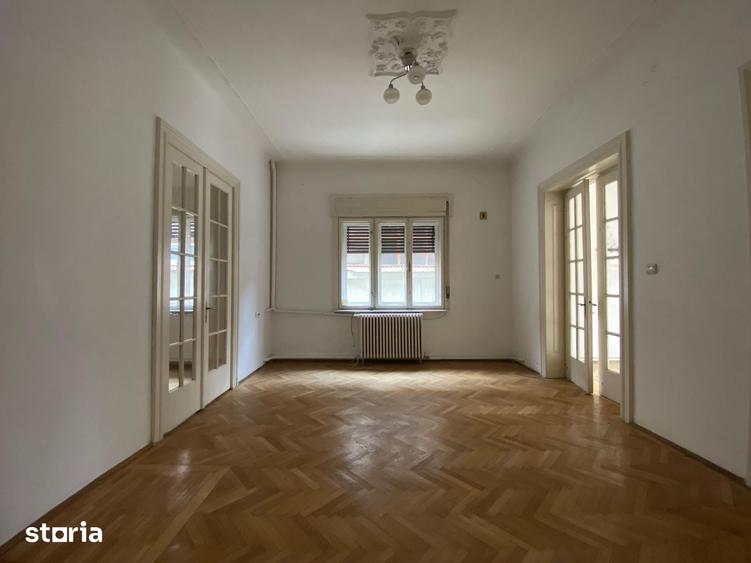 Casă cu 4 camere semidecomandat cu Teren 204 Mp în Floreasca
