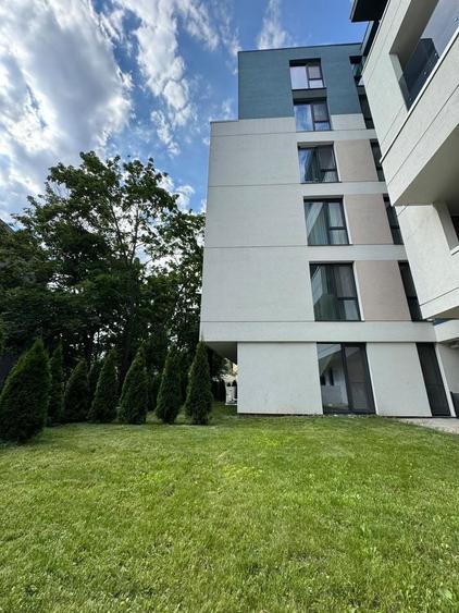 Apartament cu 3 camere decomandat în Sârbi