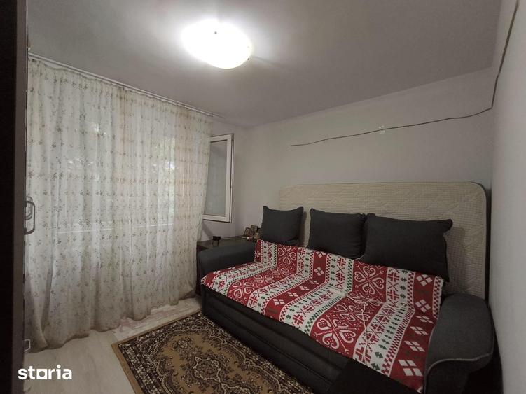 Apartament cu 2 camere decomandat în Tei