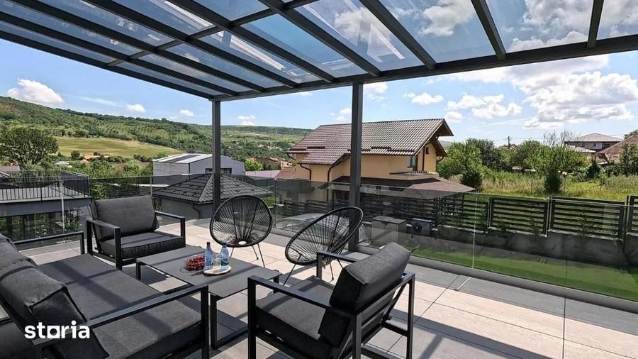 Casă cu 5 camere decomandat cu Piscina în Chinteni