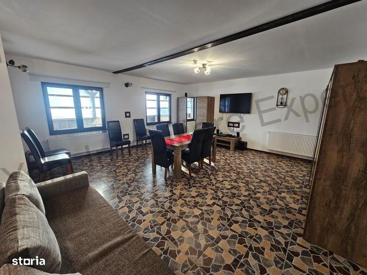 Casă cu 4 camere în Slatina