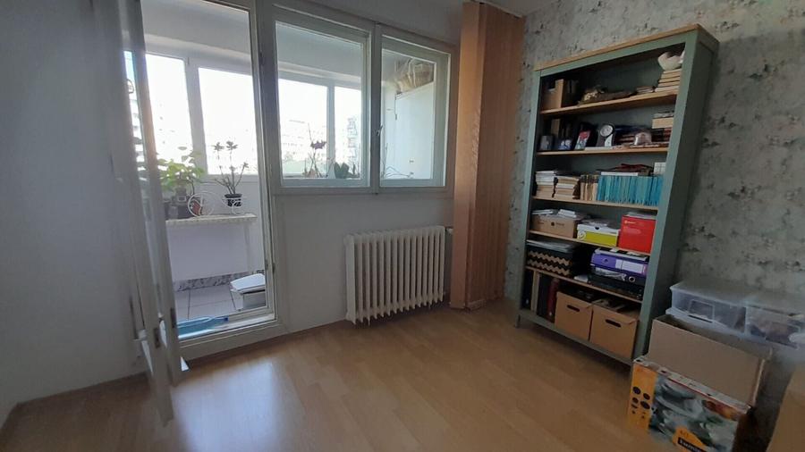 Apartament cu 3 camere în Dristor