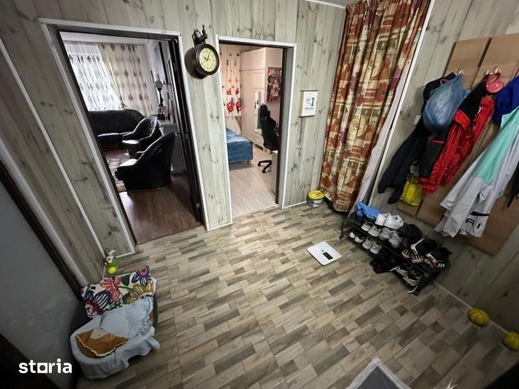 Apartament cu 4 camere semidecomandat în Obor