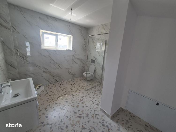 Casă cu 4 camere cu Teren 350 Mp în Central
