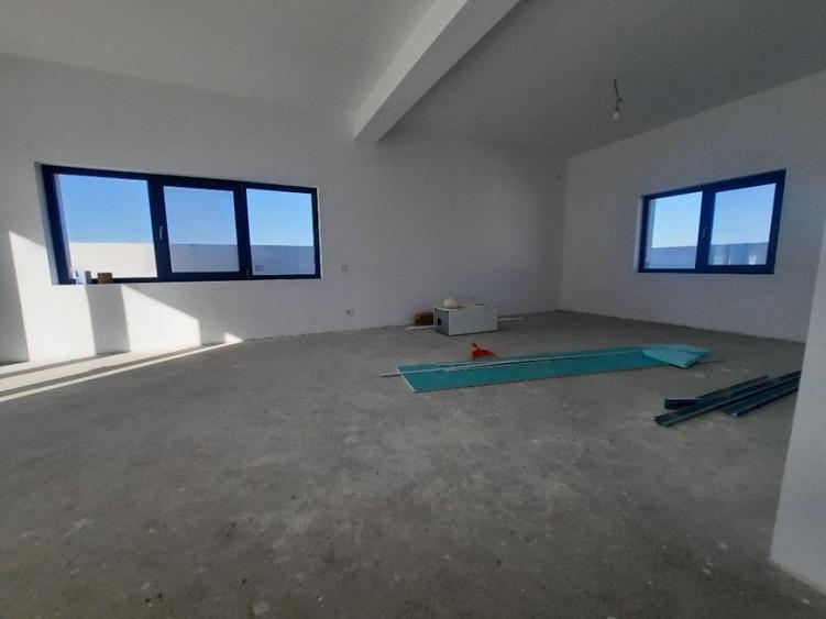 Casă individuală cu 5 camere cu Teren 376 Mp în Zurbaua