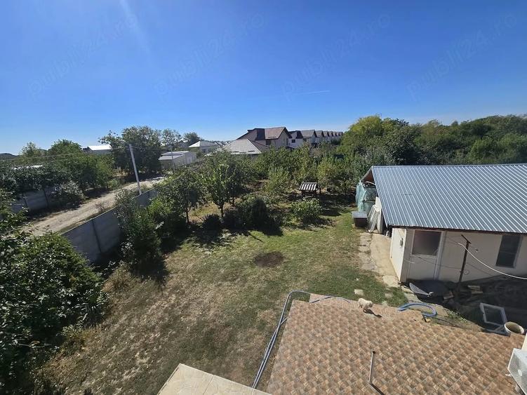 Casă cu 6 camere cu Teren 1300 Mp în Săbăreni