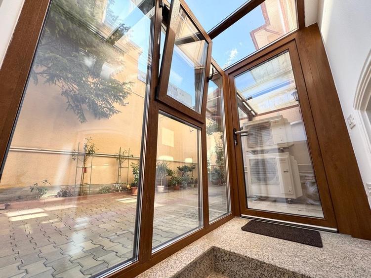 Vila  ultracentrala,  5 camere, prima inchiriere dupa renovare - 15