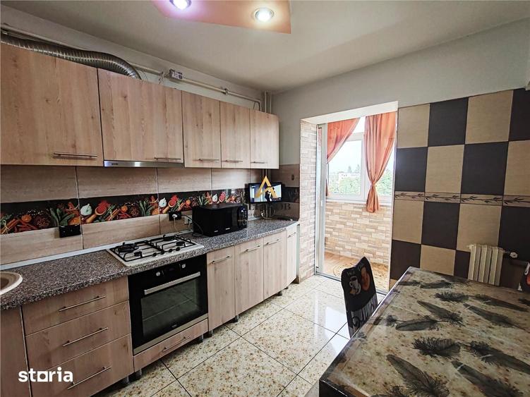 Apartament cu 2 camere decomandat în Republicii