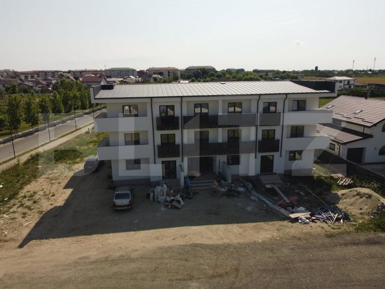 Apartament cu 3 camere decomandat în Titu