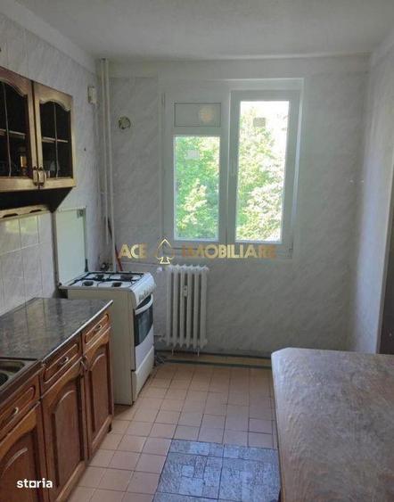 Apartament cu 3 camere, mobilat în Giurgiului