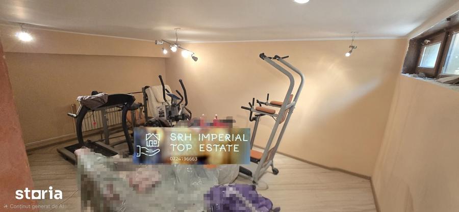 Casă cu 10 camere cu Teren 400 Mp în Palas