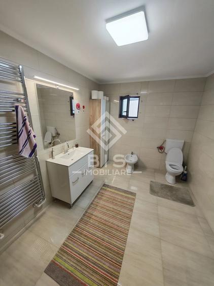 Duplex cu 4 camere cu Canalizare în Sud-Est