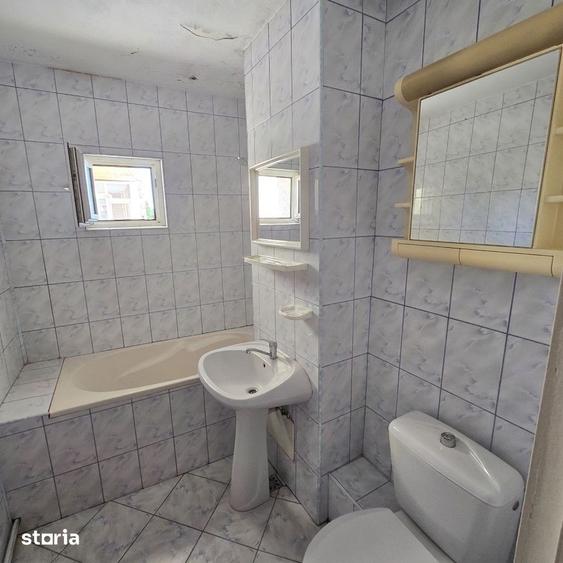 Apartament cu 4 camere, mobilat în Republicii