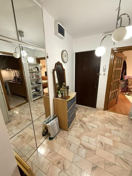 Apartament cu 3 camere în Teiul Doamnei