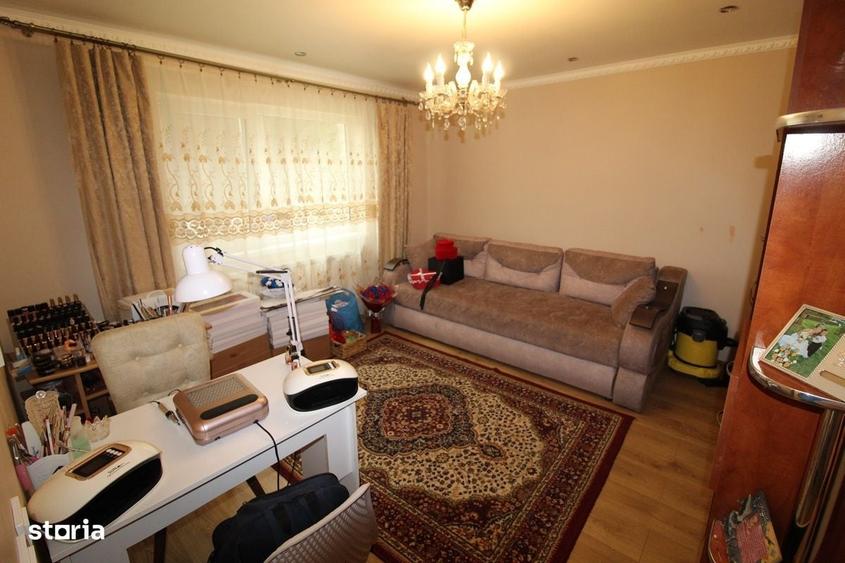 Casă cu 4 camere cu Teren 1413 Mp în Central