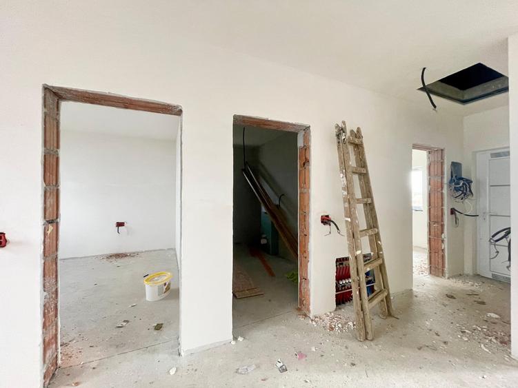 Duplex cu 3 camere cu Canalizare în Moșnița Nouă