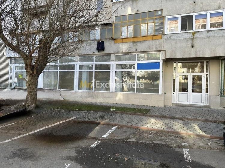 Spațiu comercial, de 145.55000305176 mp, în Central