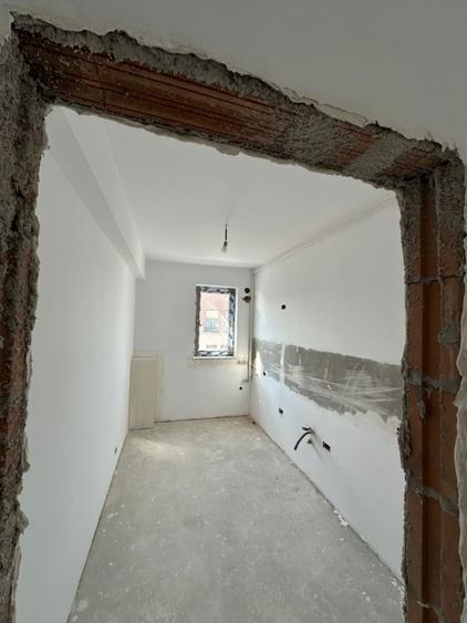 Apartament de 2 camere cu terasa zona de Nord/Aviatiei/Comision 0 - 8