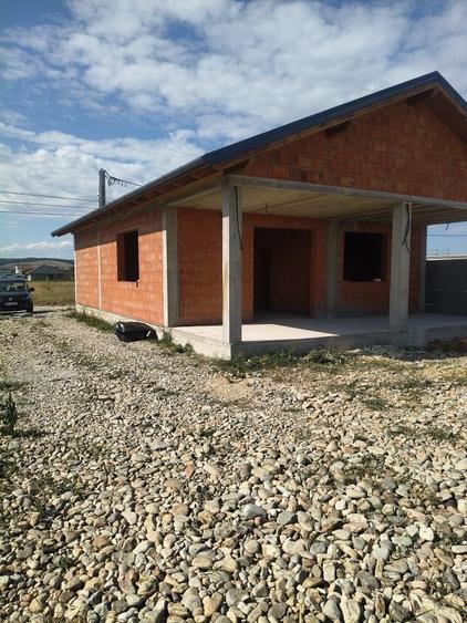 Casă cu 3 camere în Oșorhei