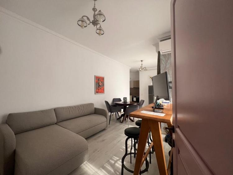 Apartament cu 2 camere decomandat, mobilat în P-ța Ovidiu