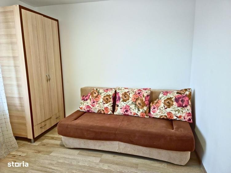 Apartament cu 2 camere semidecomandat în Traian
