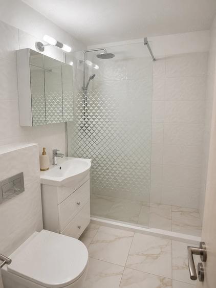 Apartament cu 4 camere decomandat în Vitan