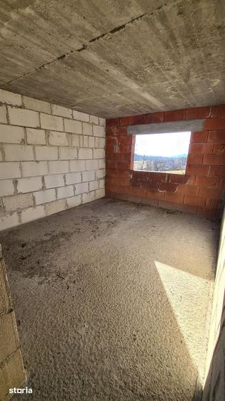 Casă cu Teren 795 Mp în Corbeni