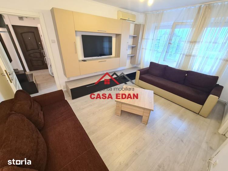 Garsonieră decomandată în Central