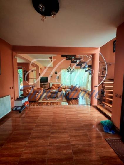 Casă individuală cu 4 camere cu Teren 678 Mp în Europa