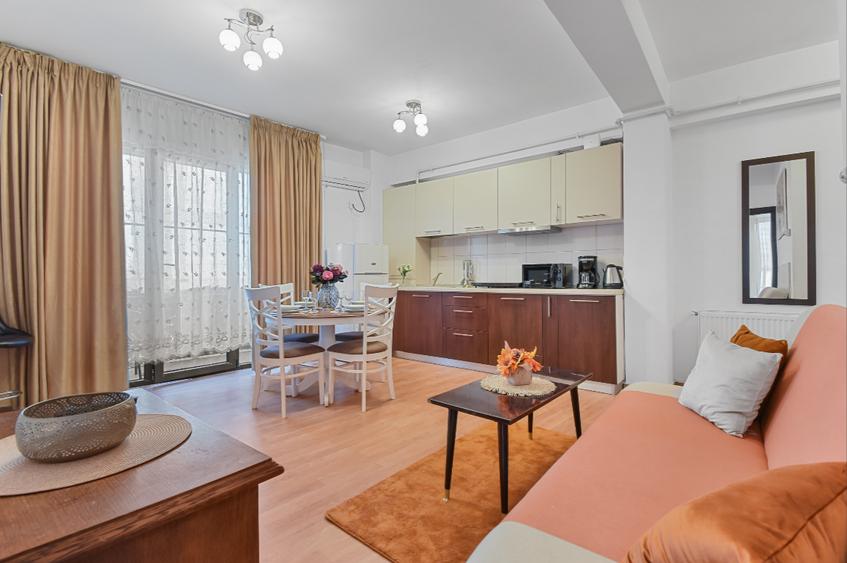 Apartament cu 3 camere, mobilat în Ultracentral