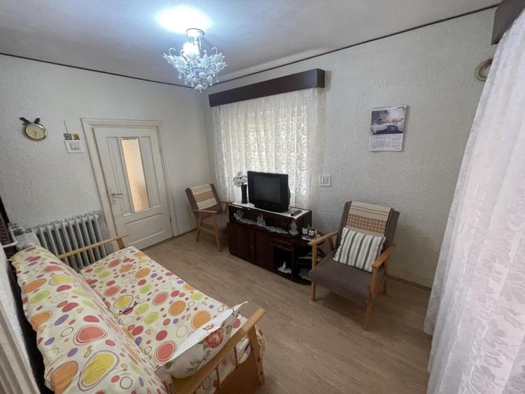 Casă individuală cu 4 camere cu Canalizare în Central