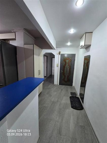 Apartament cu 3 camere decomandat, mobilat în Astra — fotografia 3