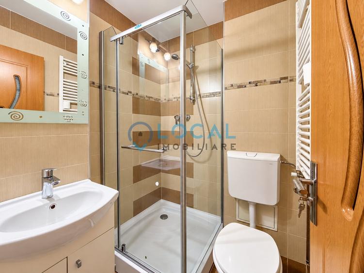 Apartament cu 3 camere decomandat, mobilat în Între Lacuri