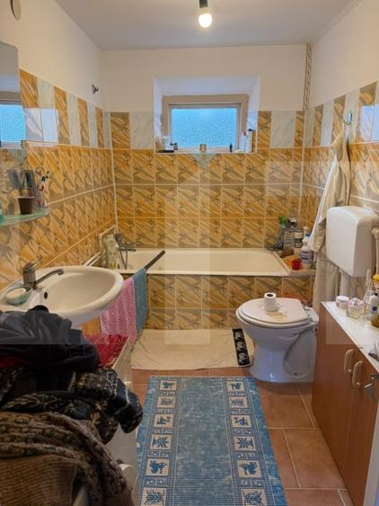 Casă individuală cu 8 camere cu Canalizare în Exterior Sud